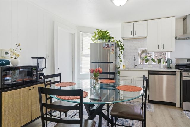 43 Wamesit St, Lowell, MA 01852