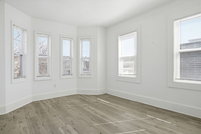 43 Wamesit St, Lowell, MA 01852