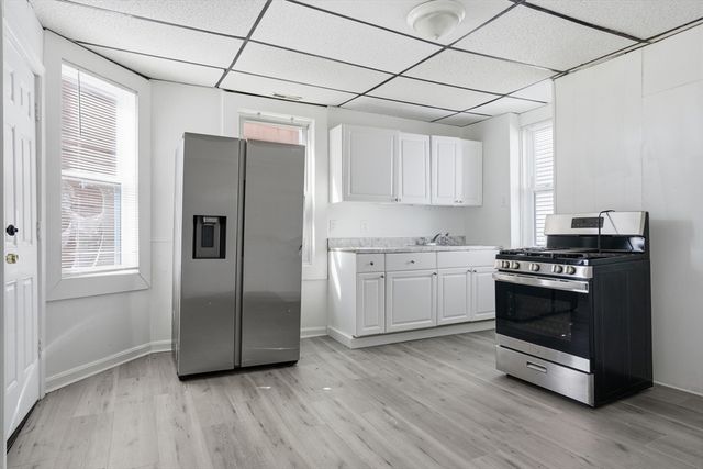43 Wamesit St, Lowell, MA 01852