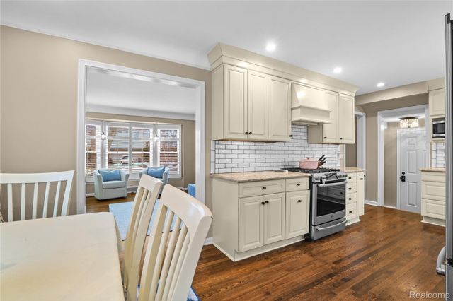 407 Moran Road, Grosse Pointe Farms, MI 48236