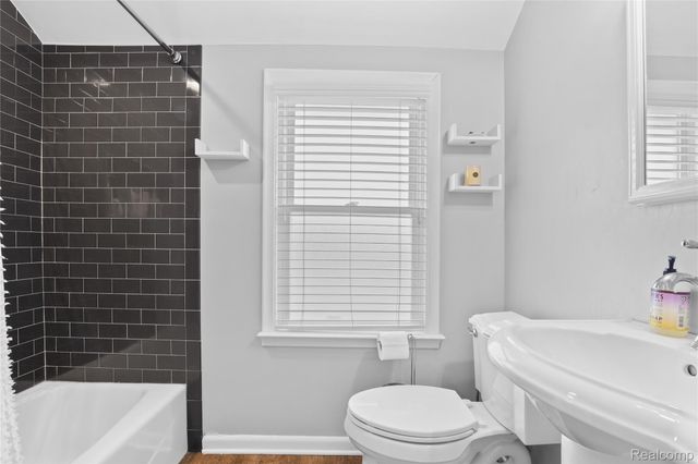 407 Moran Road, Grosse Pointe Farms, MI 48236