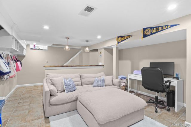 407 Moran Road, Grosse Pointe Farms, MI 48236