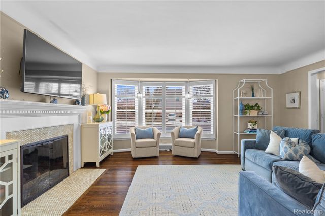 407 Moran Road, Grosse Pointe Farms, MI 48236