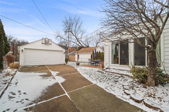 407 Moran Road, Grosse Pointe Farms, MI 48236