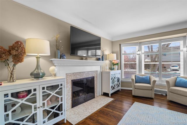 407 Moran Road, Grosse Pointe Farms, MI 48236