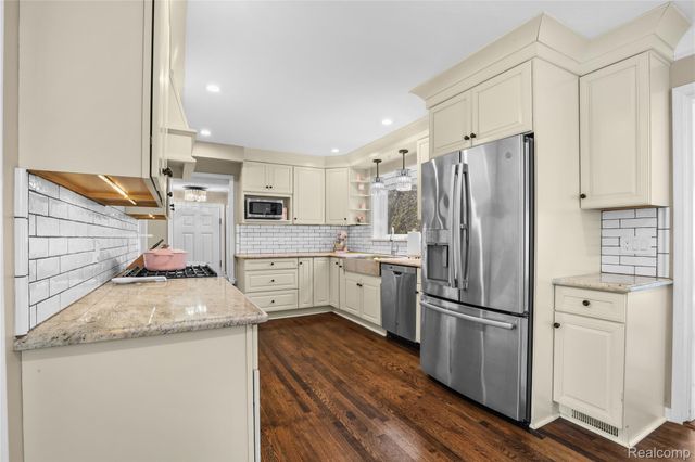 407 Moran Road, Grosse Pointe Farms, MI 48236