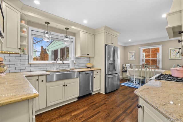 407 Moran Road, Grosse Pointe Farms, MI 48236