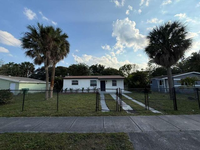 3370 NW 9th Street, Lauderhill, FL 33311