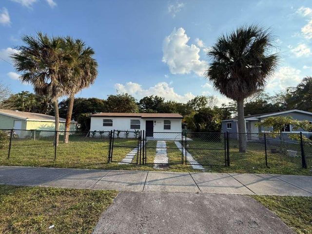 3370 NW 9th Street, Lauderhill, FL 33311