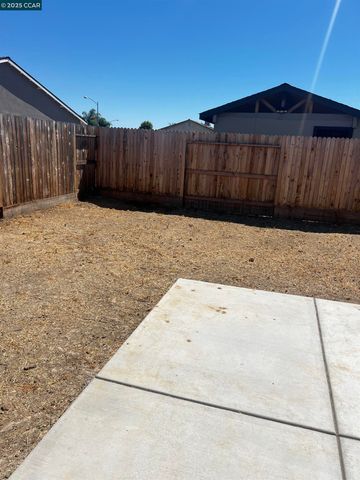 627 Elizabeth Ct, Merced, CA 95341