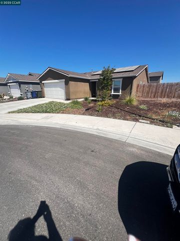 627 Elizabeth Ct, Merced, CA 95341