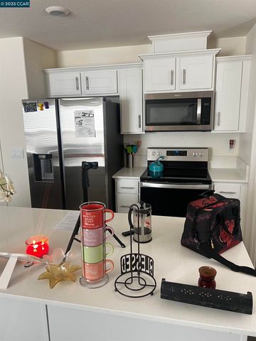 627 Elizabeth Ct, Merced, CA 95341