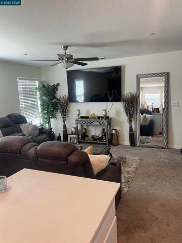 627 Elizabeth Ct, Merced, CA 95341