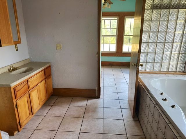 1402 W Minnesota Avenue, Chickasha, OK 73018