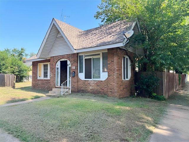 1402 W Minnesota Avenue, Chickasha, OK 73018