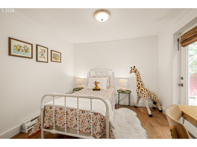 7625 Se MARKET St, Portland, OR 97215