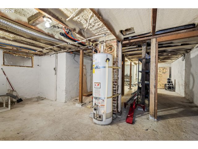7625 Se MARKET St, Portland, OR 97215