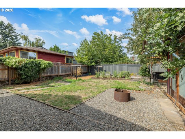 7625 Se MARKET St, Portland, OR 97215