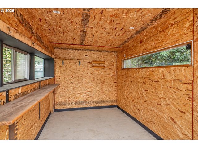 7625 Se MARKET St, Portland, OR 97215