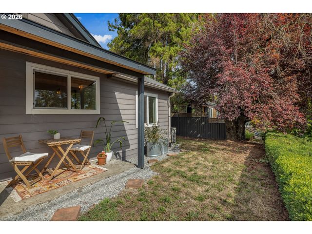 7625 Se MARKET St, Portland, OR 97215