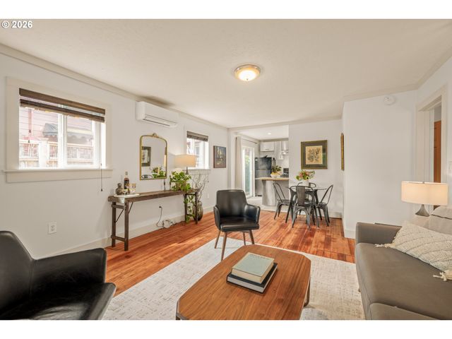 7625 Se MARKET St, Portland, OR 97215