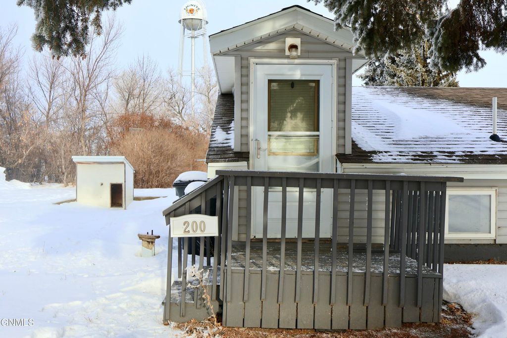 200 2nd Avenue W, Lignite, ND 58752 photo 3