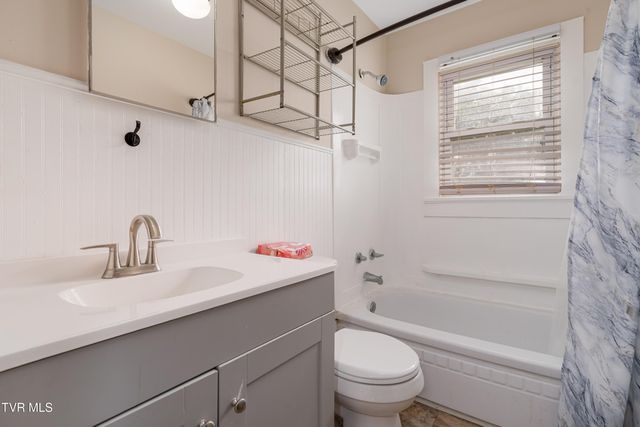 147 Fox Road, Johnson City, TN 37601