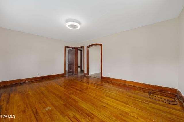 147 Fox Road, Johnson City, TN 37601