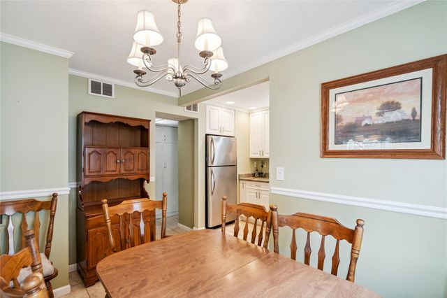 572 Forest Avenue, Massapequa, NY 11758