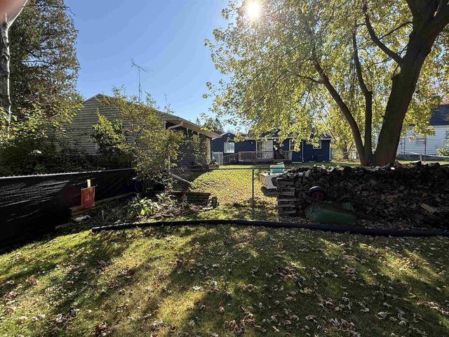 1209 HAWTHORNE STREET, Two Rivers, WI 54241