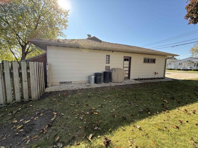 1209 HAWTHORNE STREET, Two Rivers, WI 54241