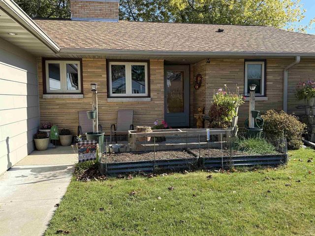 1209 HAWTHORNE STREET, Two Rivers, WI 54241