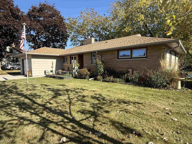 1209 HAWTHORNE STREET, Two Rivers, WI 54241