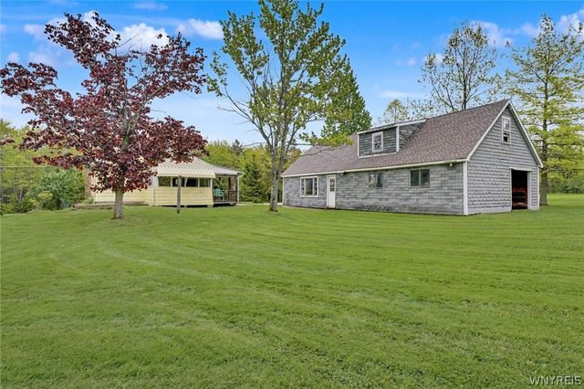 5158 Hunters Creek Road, Wales, NY 14052