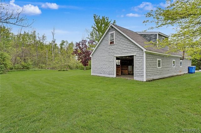 5158 Hunters Creek Road, Wales, NY 14052