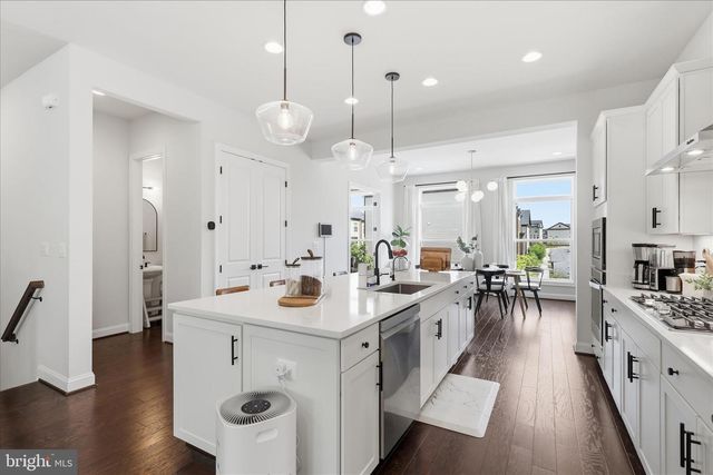 12277 SWEET WILLOW LN, Fairfax, VA 22030