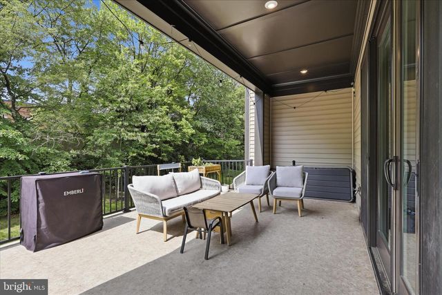 12277 SWEET WILLOW LN, Fairfax, VA 22030