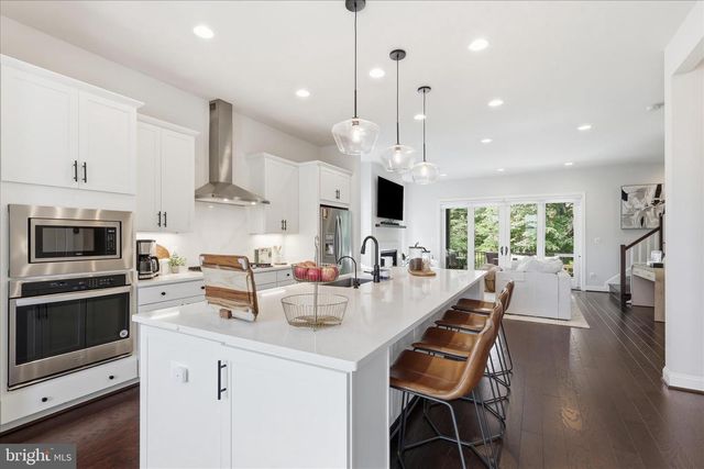 12277 SWEET WILLOW LN, Fairfax, VA 22030