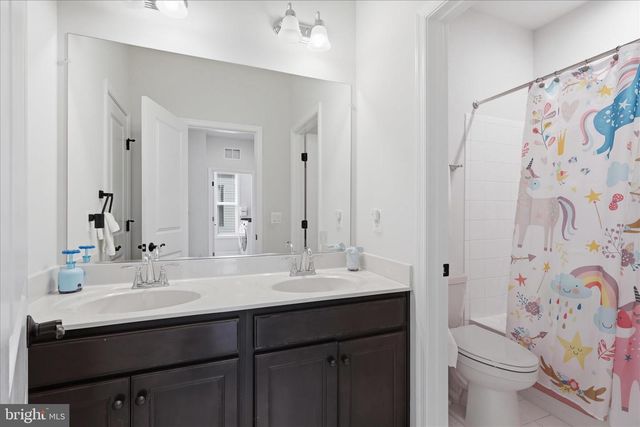 12277 SWEET WILLOW LN, Fairfax, VA 22030