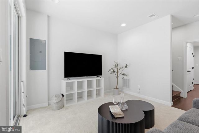 12277 SWEET WILLOW LN, Fairfax, VA 22030