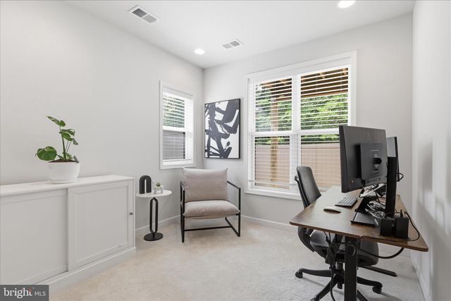 12277 SWEET WILLOW LN, Fairfax, VA 22030