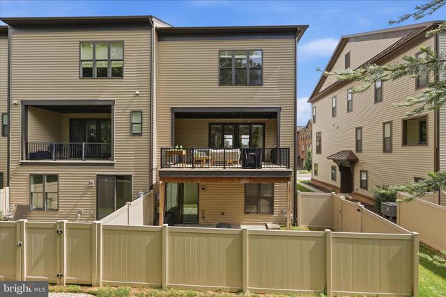 12277 SWEET WILLOW LN, Fairfax, VA 22030