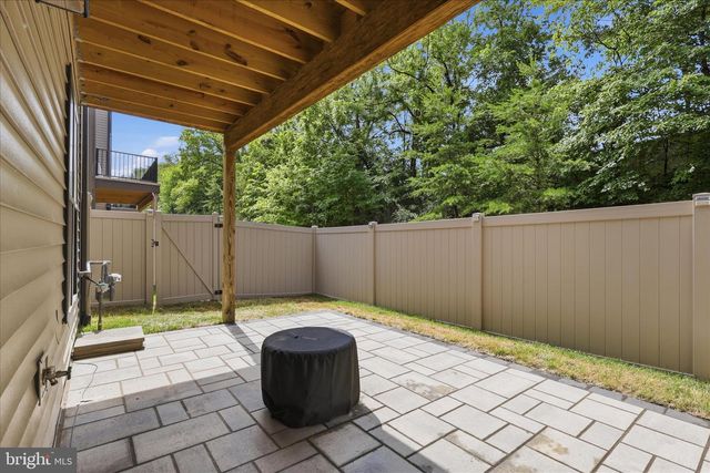 12277 SWEET WILLOW LN, Fairfax, VA 22030