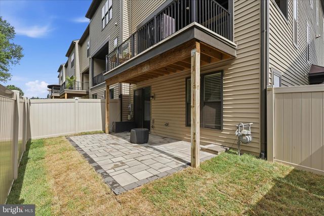 12277 SWEET WILLOW LN, Fairfax, VA 22030