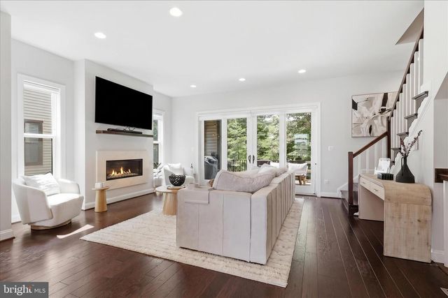12277 SWEET WILLOW LN, Fairfax, VA 22030