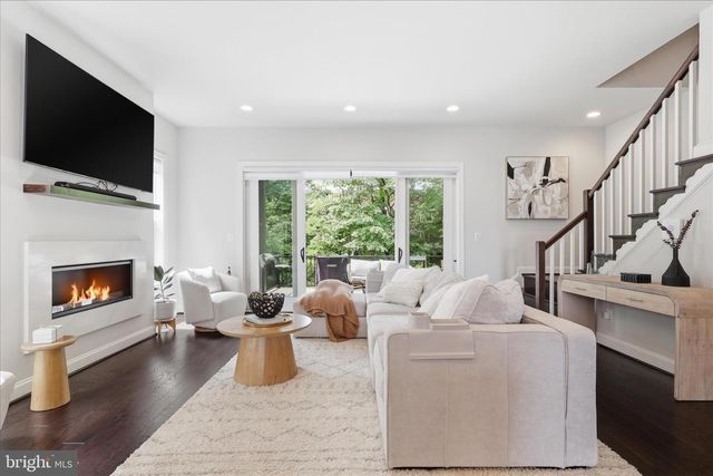 12277 SWEET WILLOW LN, Fairfax, VA 22030