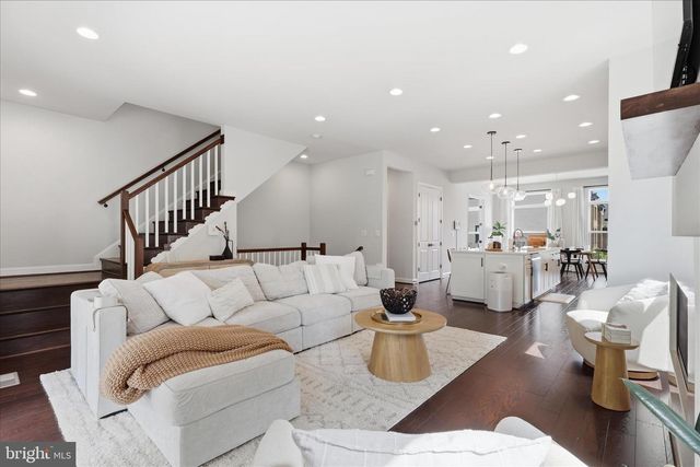 12277 SWEET WILLOW LN, Fairfax, VA 22030