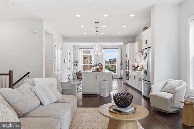 12277 SWEET WILLOW LN, Fairfax, VA 22030