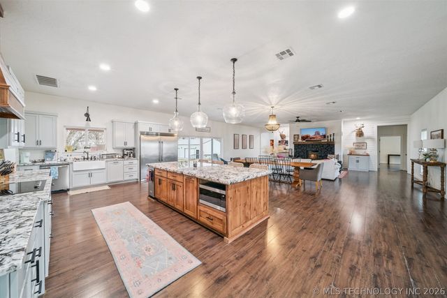 5086 N 427 Road, Pryor, OK 74361