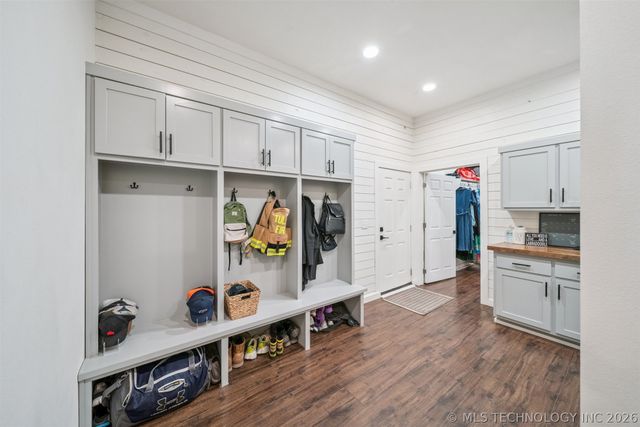 5086 N 427 Road, Pryor, OK 74361